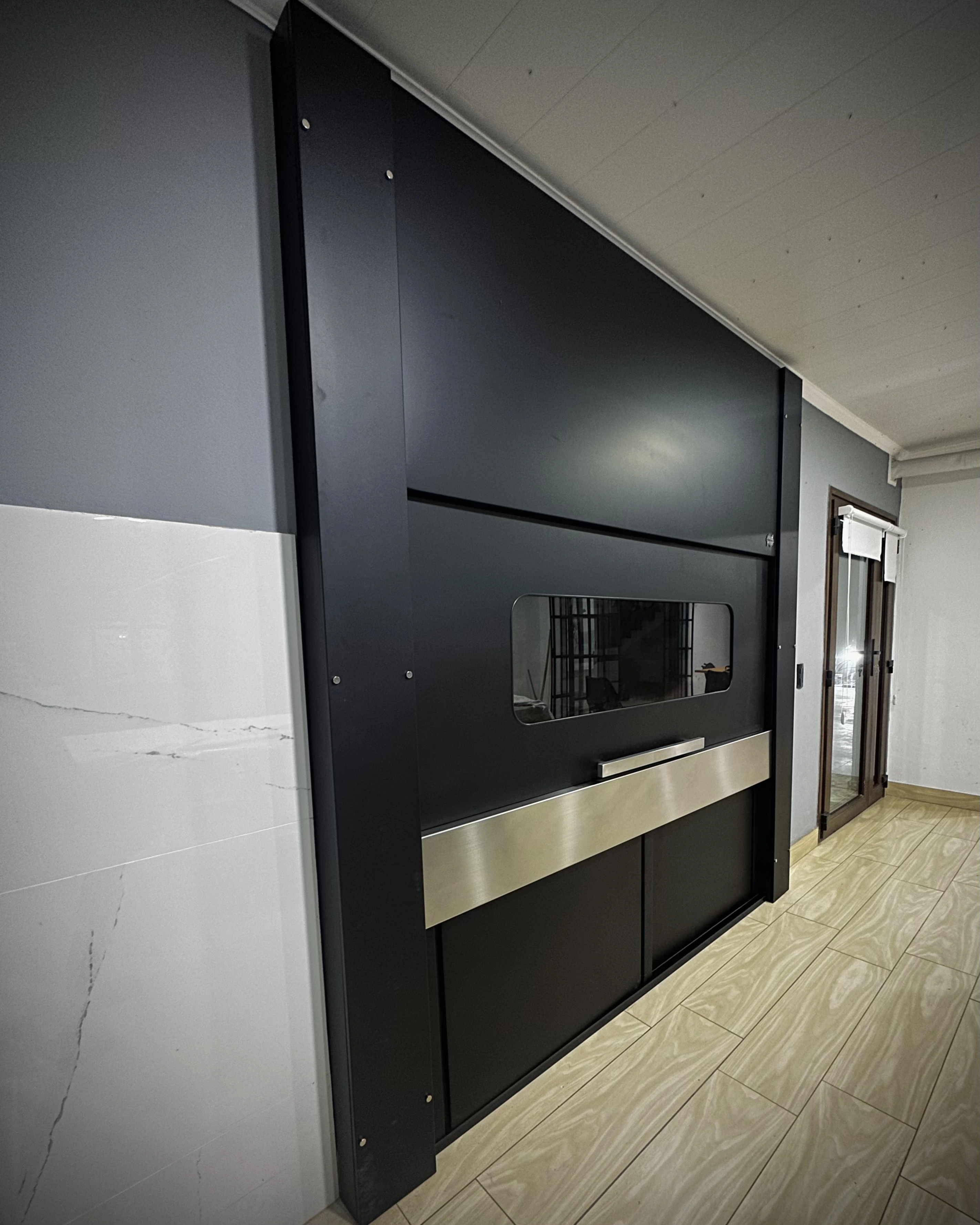 Frente doble guillotina con vidrio templado